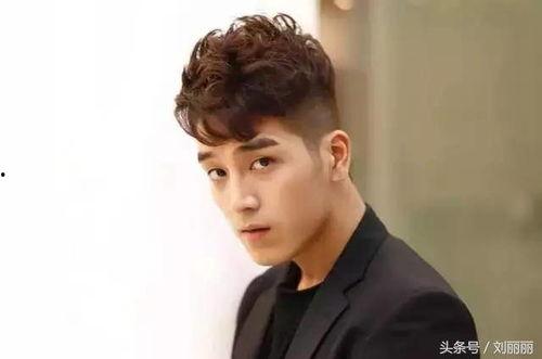 欧美红衣卷发男生视频大全